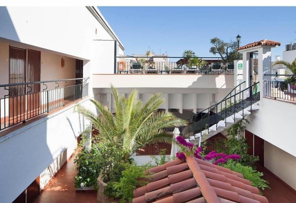 Hotel Ninays Lloret de Mar Bagian luar foto