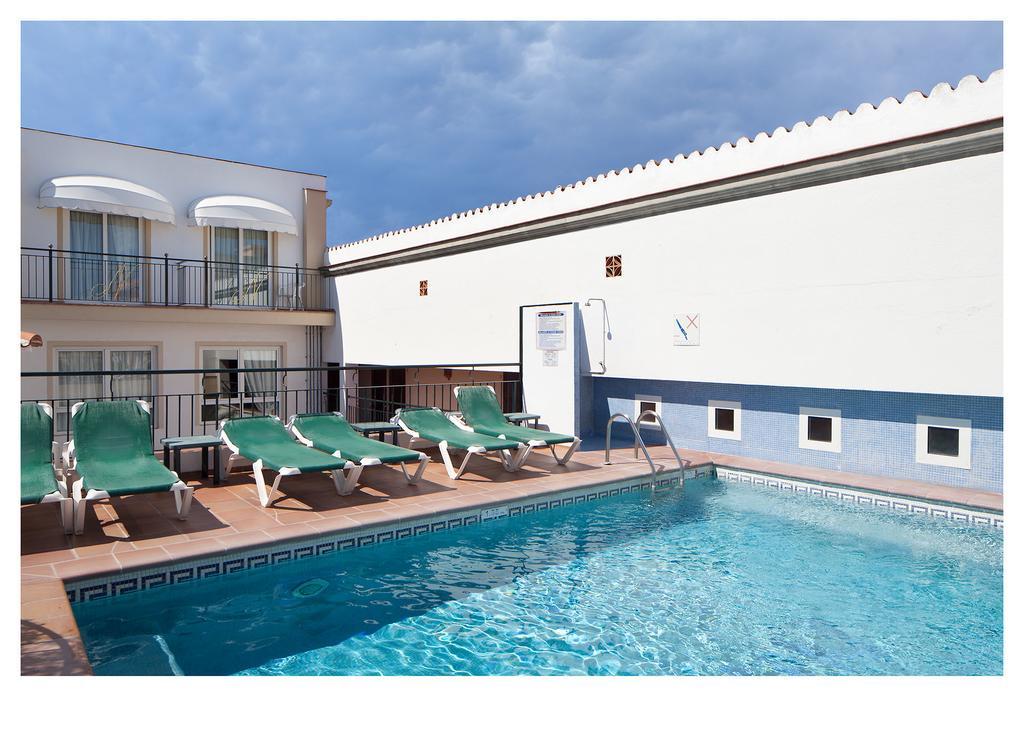 Hotel Ninays Lloret de Mar Bagian luar foto