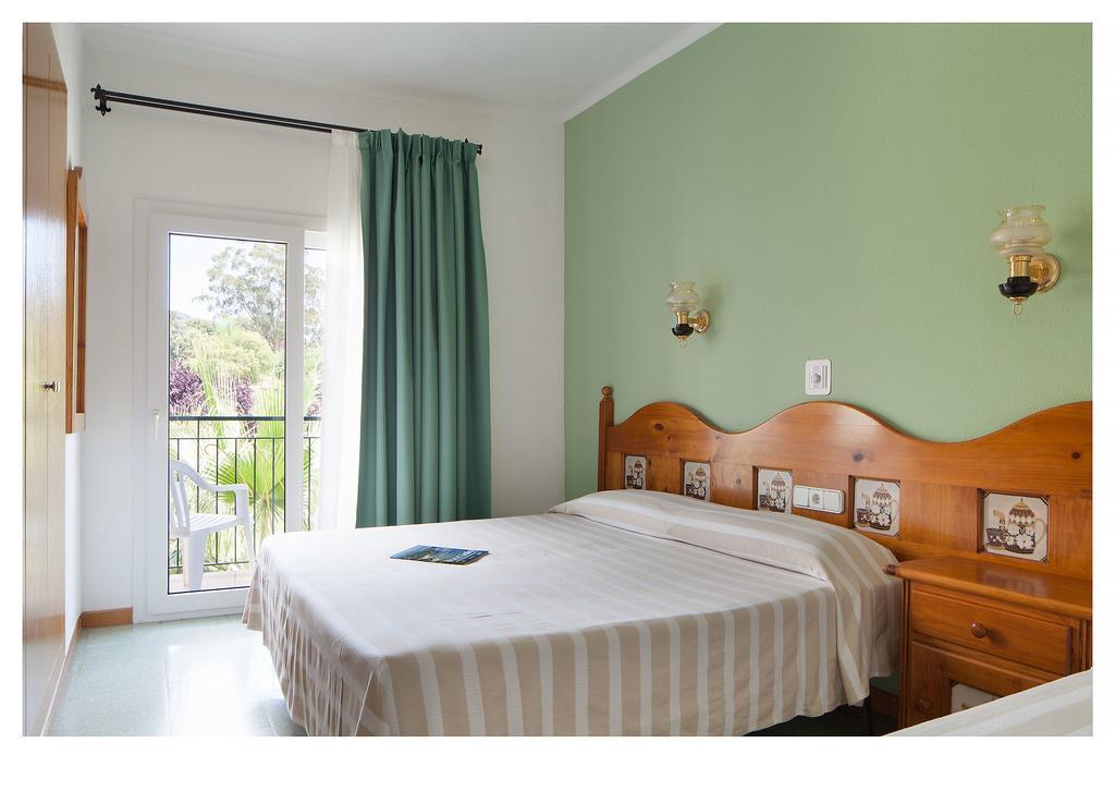Hotel Ninays Lloret de Mar Bagian luar foto