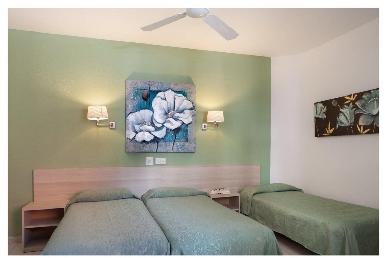 Hotel Ninays Lloret de Mar Bagian luar foto